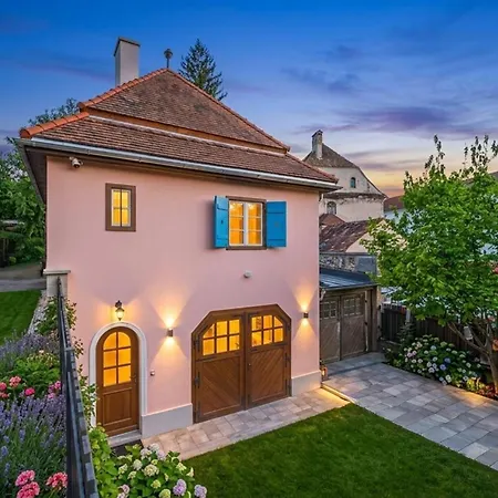 Castelului Boutique-old Town-free Private Parking Будинок відпочинку Брашов