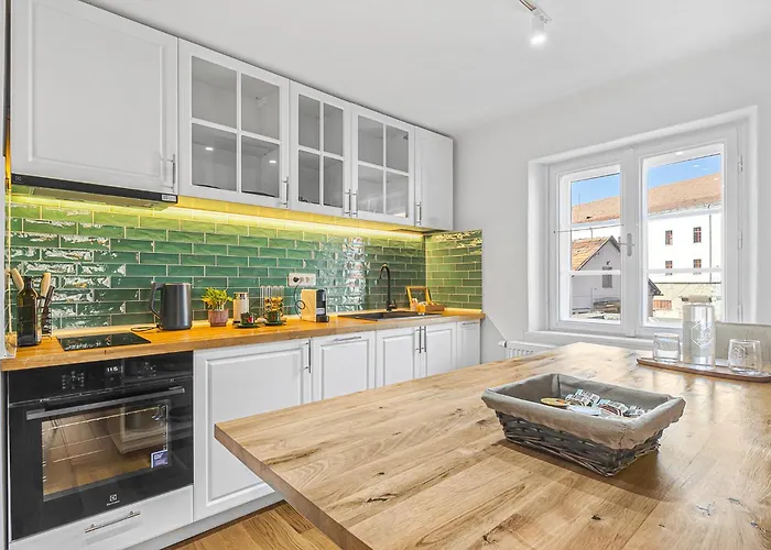 Feriehus Castelului Boutique-old Town-free Private Parking Braşov