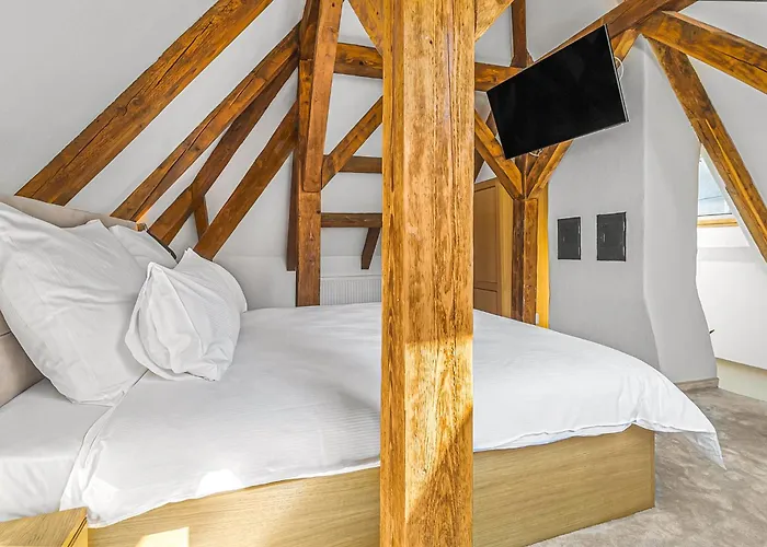 Feriehus Castelului Boutique-old Town-free Private Parking Braşov