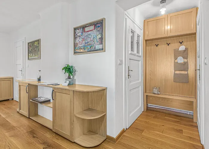 Castelului Boutique-old Town-free Private Parking Braşov