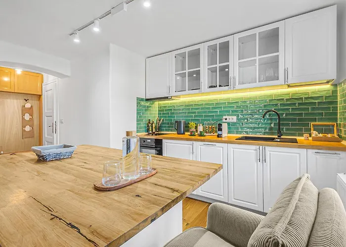 Castelului Boutique-old Town-free Private Parking Feriehus *